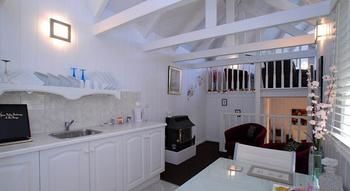 Annie Roe's Luxury Bed & Breakfast - Darwin Holiday 24