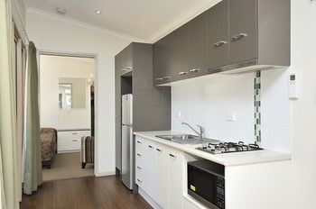 Sydney Lakeside Holiday Park - Darwin Holiday 24