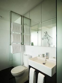 Art Series - The Cullen - Darwin Holiday 11