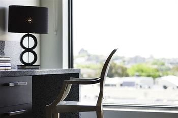 Art Series - The Cullen - Darwin Holiday 22