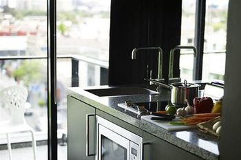 Art Series - The Cullen - Darwin Holiday 24