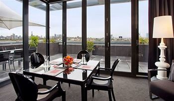 Art Series - The Cullen - Darwin Holiday 25