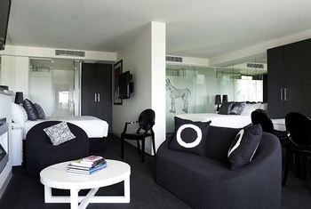 Art Series - The Cullen - Darwin Holiday 28