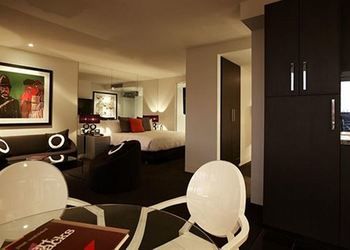 Art Series - The Cullen - Darwin Holiday 30