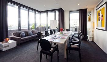 Art Series - The Cullen - Darwin Holiday 44