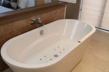 Caves Beachside Hotel - Darwin Holiday 8