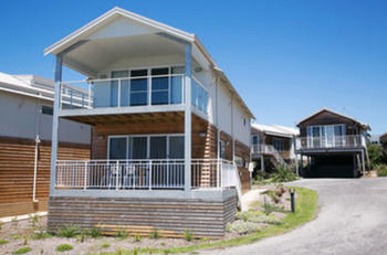 Caves Beachside Hotel - Darwin Holiday 24