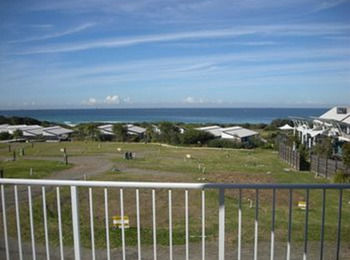 Caves Beachside Hotel - Darwin Holiday 29