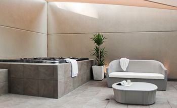 Art Series - The Olsen - Darwin Holiday 4