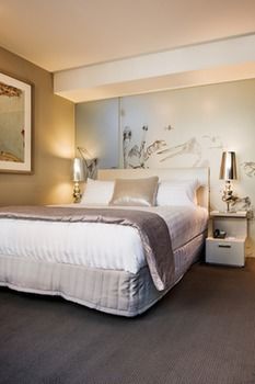 Art Series - The Olsen - Darwin Holiday 6