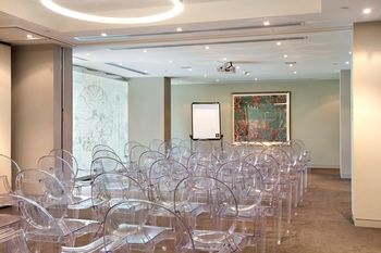 Art Series - The Olsen - Darwin Holiday 25