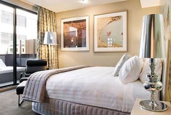 Art Series - The Olsen - Darwin Holiday 33