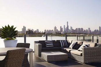 Art Series - The Olsen - Darwin Holiday 39