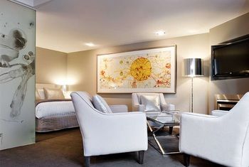 Art Series - The Olsen - Darwin Holiday 40