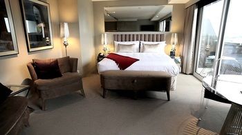 Art Series - The Olsen - Darwin Holiday 42