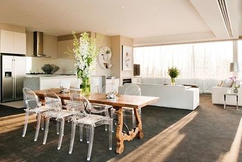 Art Series - The Olsen - Darwin Holiday 45