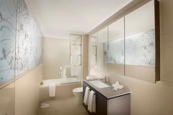 Art Series - The Olsen - Darwin Holiday 49