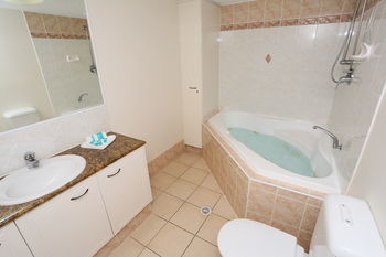 San Marino By The Sea Apartments - Darwin Holiday 16