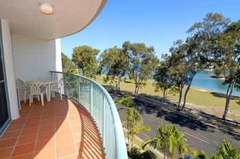 Excellsior - Darwin Holiday 14