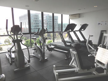 AKOM Docklands - Darwin Holiday 10