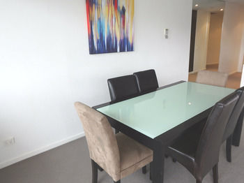 AKOM Docklands - Darwin Holiday 14