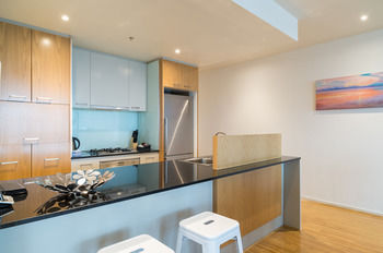 AKOM Docklands - Darwin Holiday 24