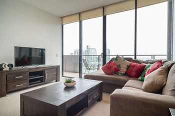 AKOM Docklands - Darwin Holiday 25