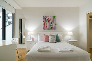 AKOM Docklands - Darwin Holiday 26