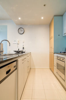 AKOM Docklands - Darwin Holiday 27