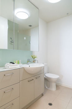 AKOM Docklands - Darwin Holiday 29