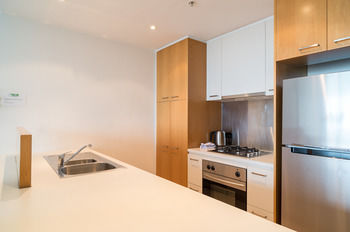 AKOM Docklands - Darwin Holiday 33