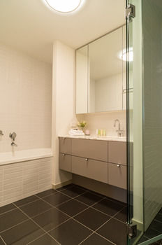 AKOM Docklands - Darwin Holiday 35