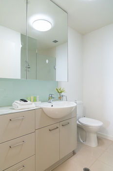 AKOM Docklands - Darwin Holiday 38