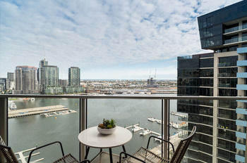 AKOM Docklands - Darwin Holiday 41