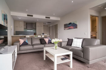 AKOM Docklands - Darwin Holiday 44