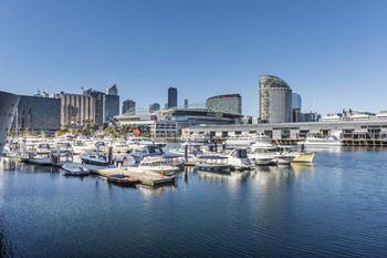 AKOM Docklands - Darwin Holiday 53