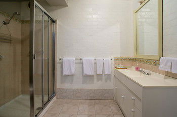 A Camelot Tower & Penthouse - Darwin Holiday 29