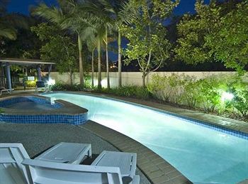 Twin Quays Noosa Resort - Darwin Holiday 2