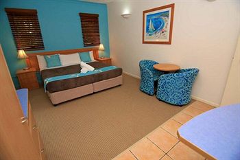 Twin Quays Noosa Resort - Darwin Holiday 13