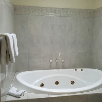 Eltham Gateway Hotel - Darwin Holiday 16