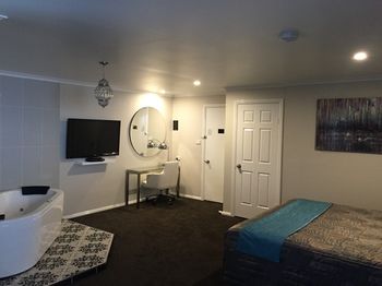 Cattleman's Country Motor Inn & Serviced Apartments - Darwin Holiday 0