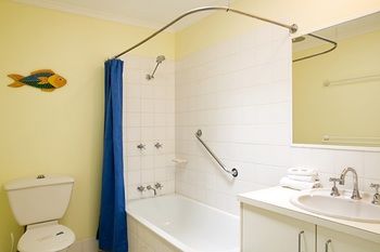 Beach Breakers Resort - Darwin Holiday 63