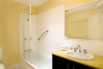 Beach Breakers Resort - Darwin Holiday 0