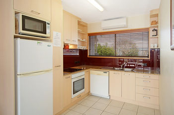 Surf Dance - Darwin Holiday 36