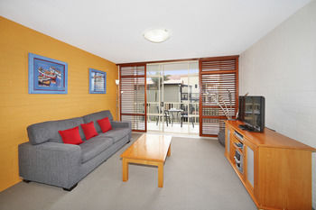 Surf Dance - Darwin Holiday 41