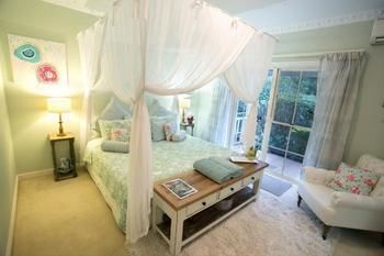 Noosa Valley Manor B&B Retreat - Darwin Holiday 7