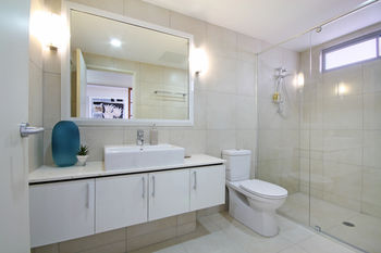 Monaco - Darwin Holiday 12