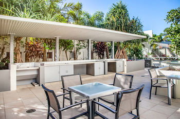 Monaco - Darwin Holiday 22