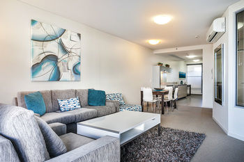 Monaco - Darwin Holiday 41