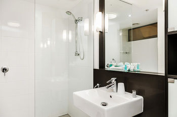 Monaco - Darwin Holiday 43